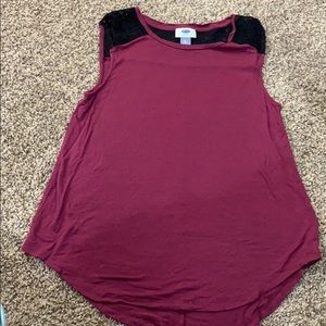 Lace shoulder accent sleeveless tunic top